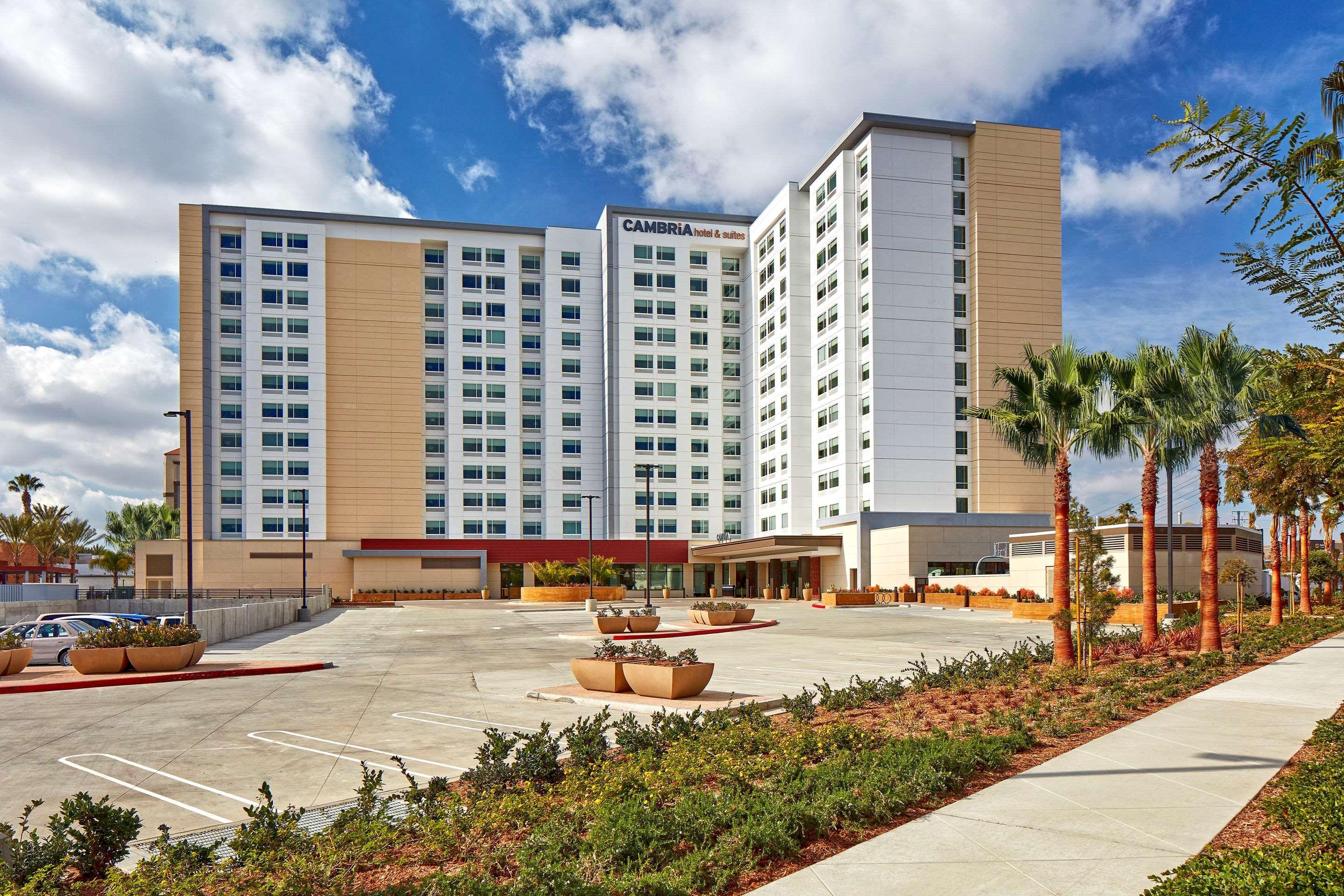 Cambria Hotel & Suites Anaheim Resort Area Exterior foto