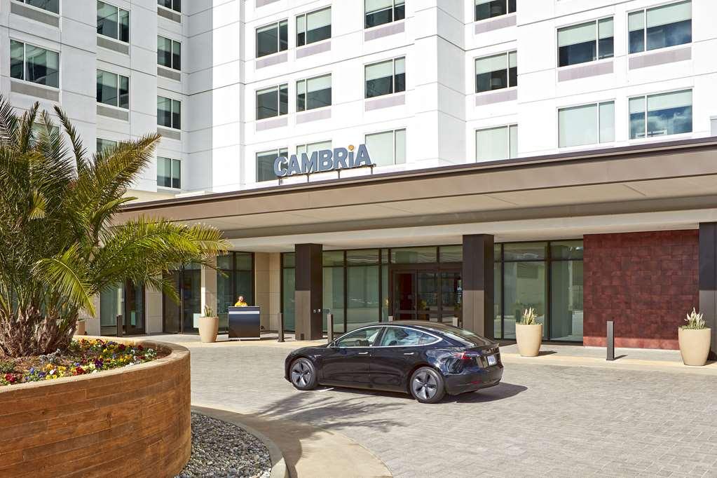 Cambria Hotel & Suites Anaheim Resort Area Exterior foto